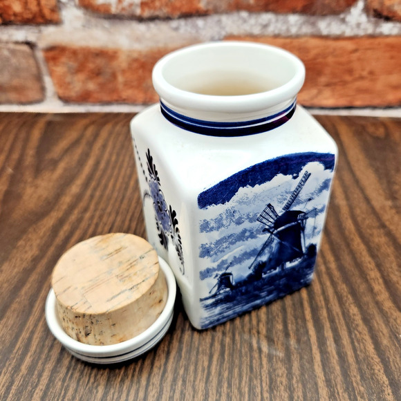 Delft Blauw Handpainted Spice Jar 5" Dutch Windmill Scene – Made in Holland - Picture 3 of 10